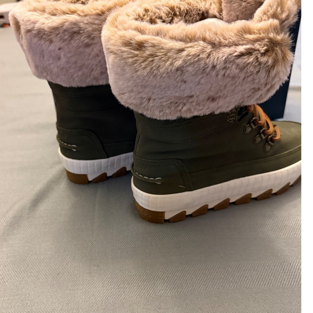Sperry Torrent Winter Suede Boots Olive Green Faux Fur Waterproof STS89006 W 7.5 - Picture 5 of 9